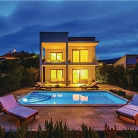 5 Bedroom Beachfront Villa with Pool in Kastel Stafilic near Trogir, Sleeps 10